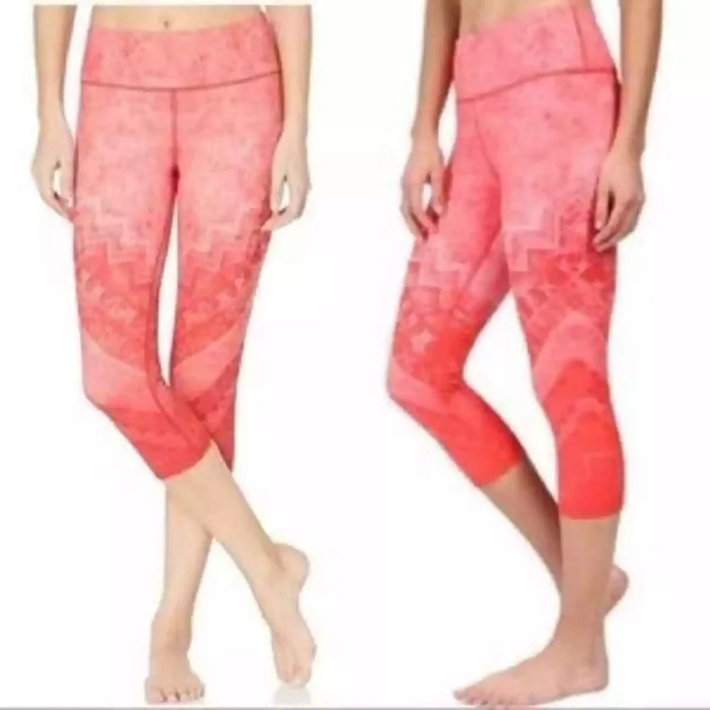 Alo Yoga Pink Printed Mid Rise Airbrush Capri Crop Tight Leggings